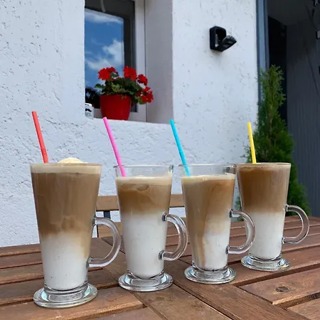 Isteni Zamardi, Akar 12 Fo! Balaton شقة *